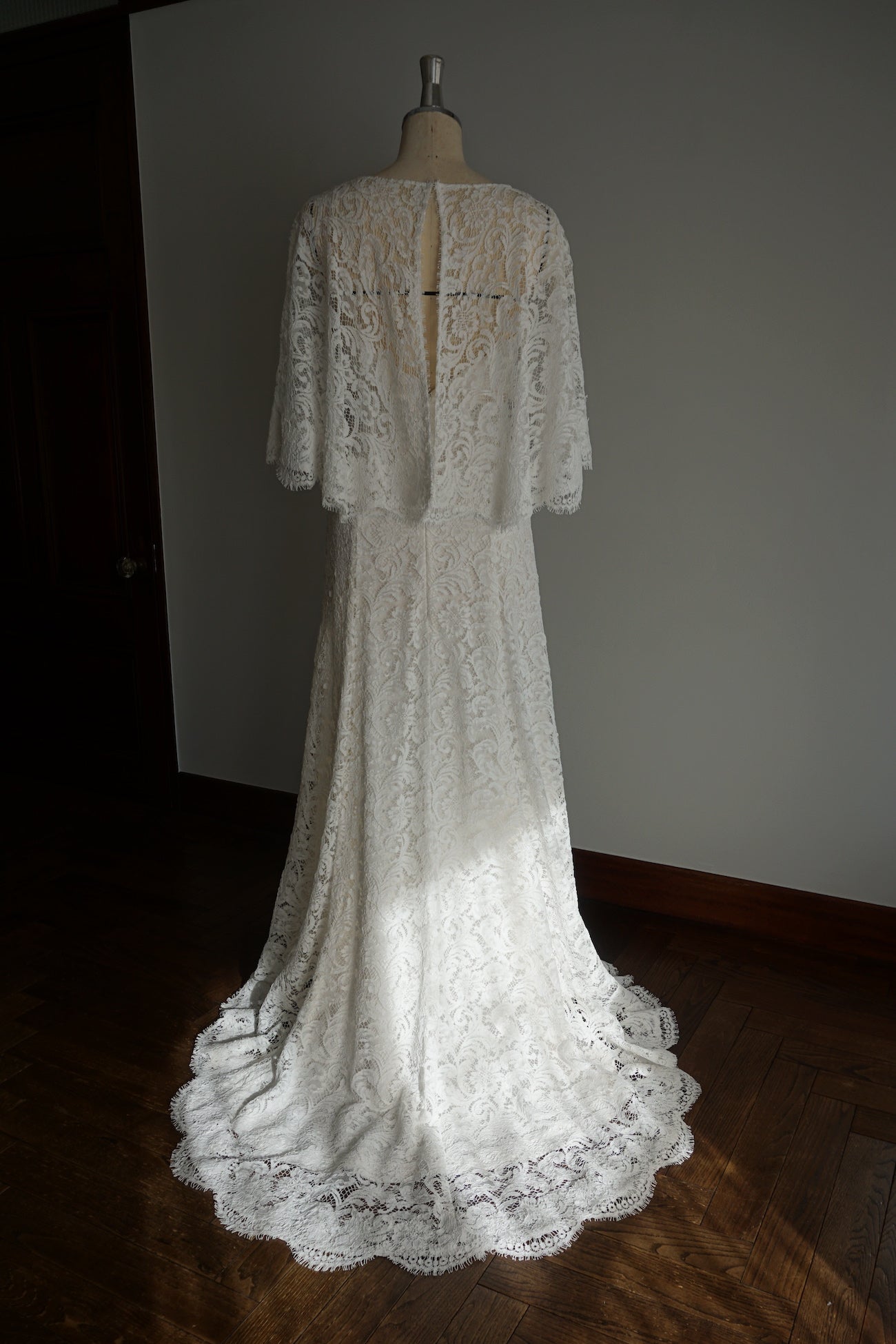 Lace Cascade Back Dress/SO
