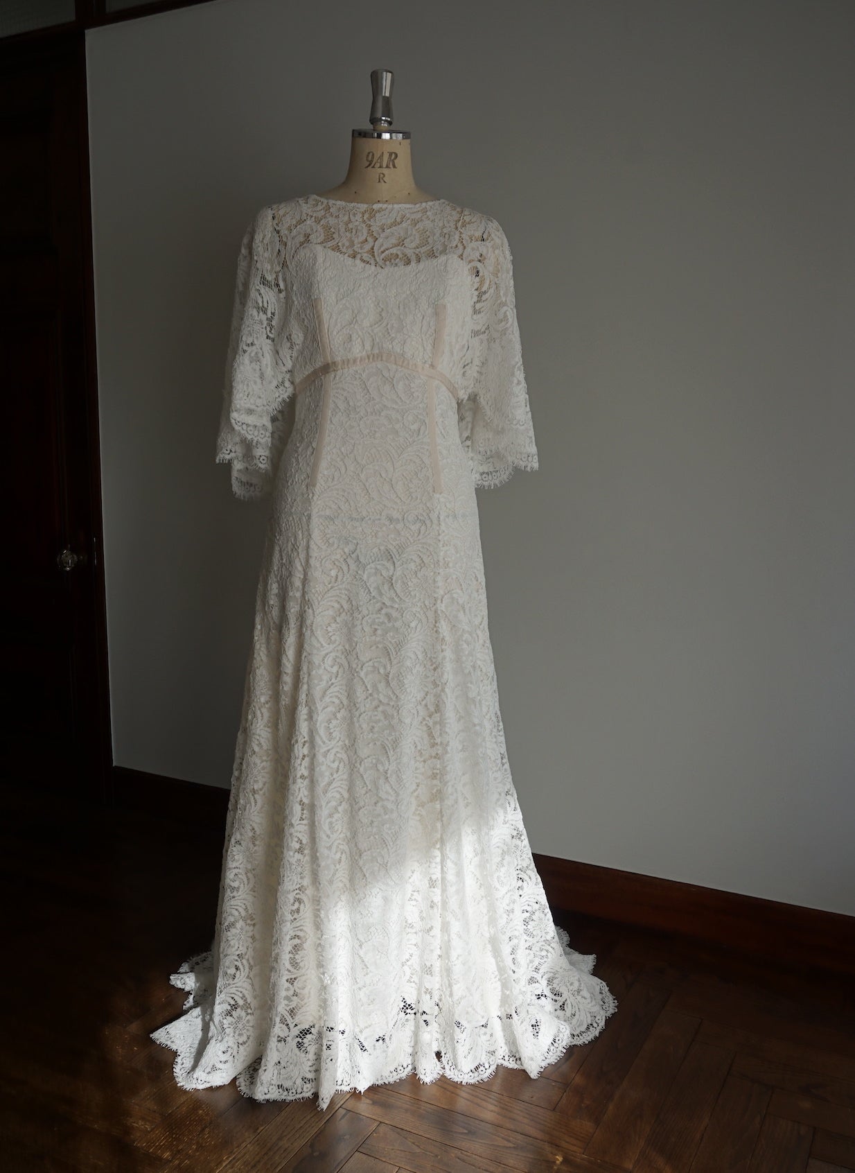 Lace Cascade Back Dress/SO
