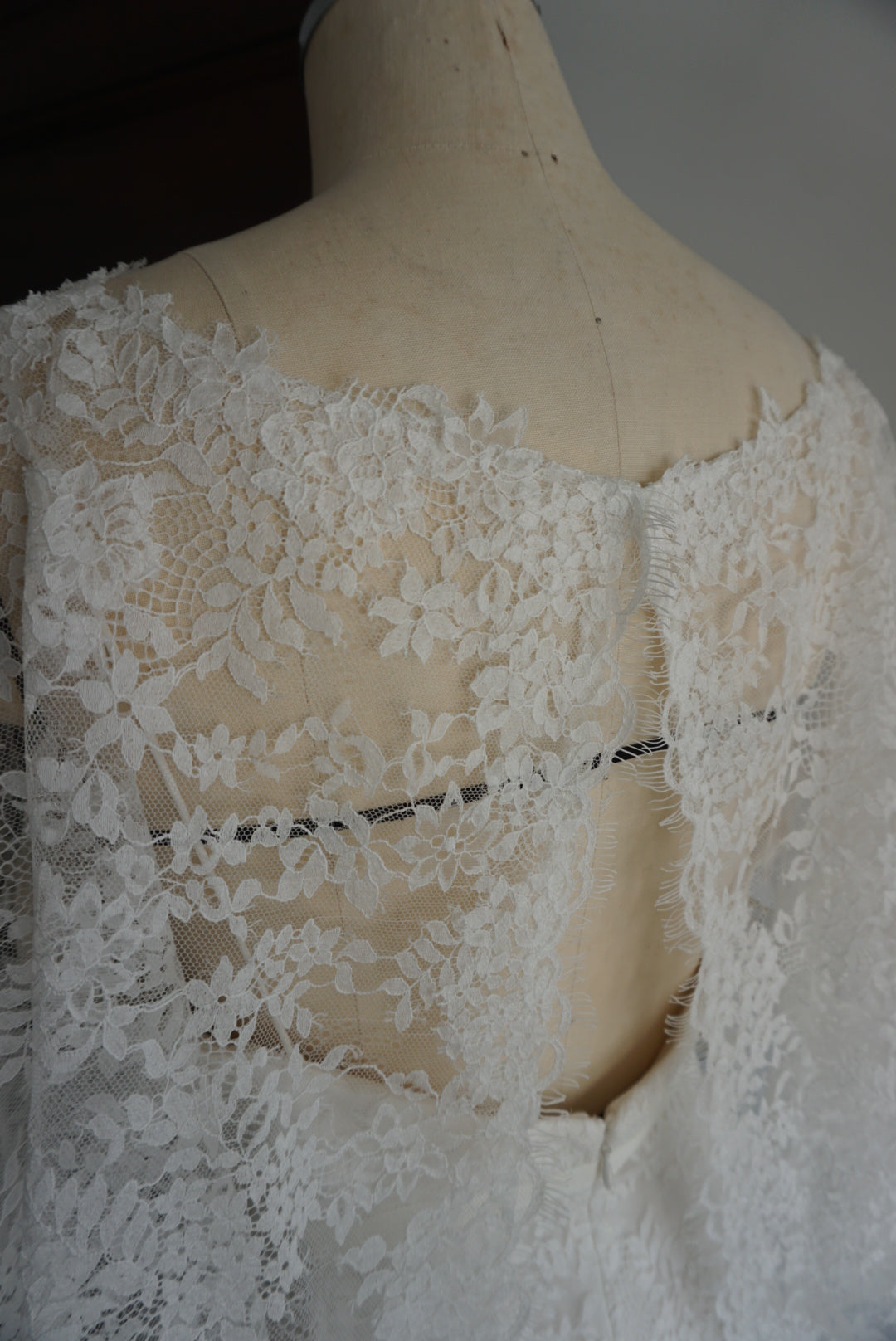 Lace Cascade Back Dress/SO