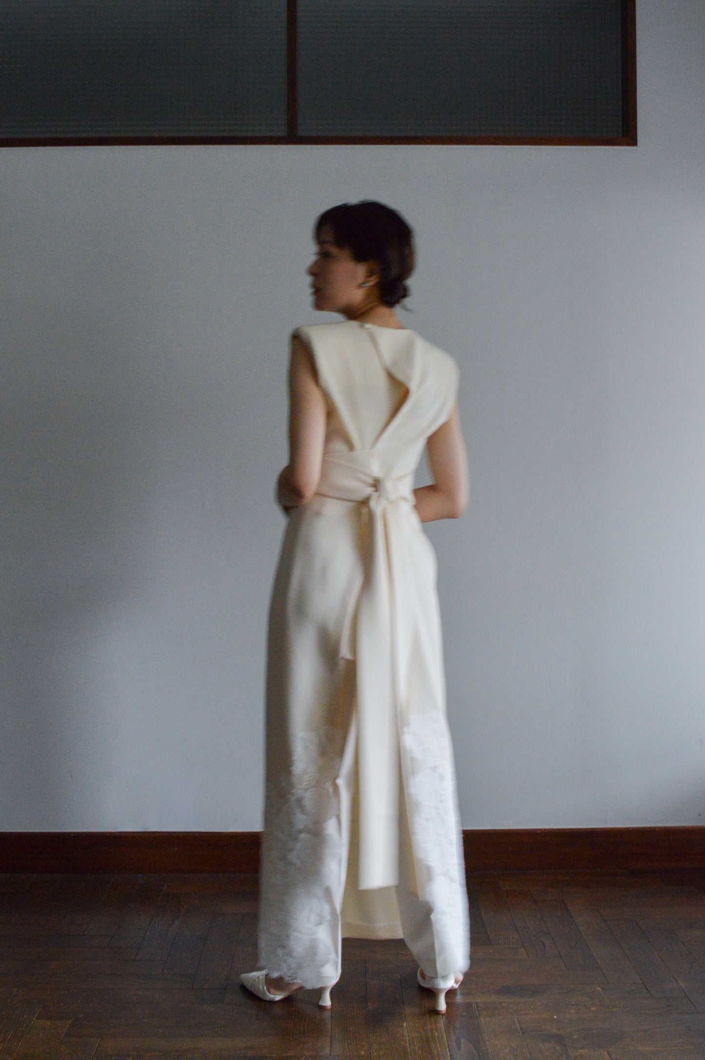 Layered Chic Apron Dress×Lace