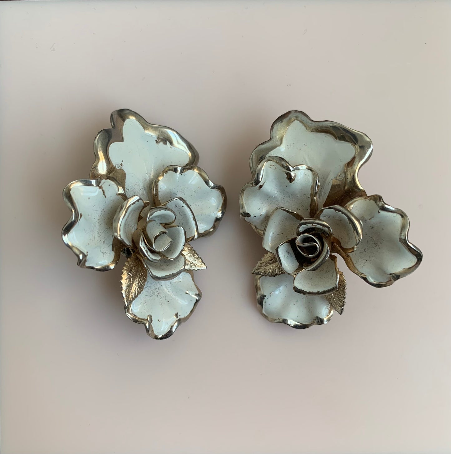 Lucy & Matilda.-Vintage white rose earrings