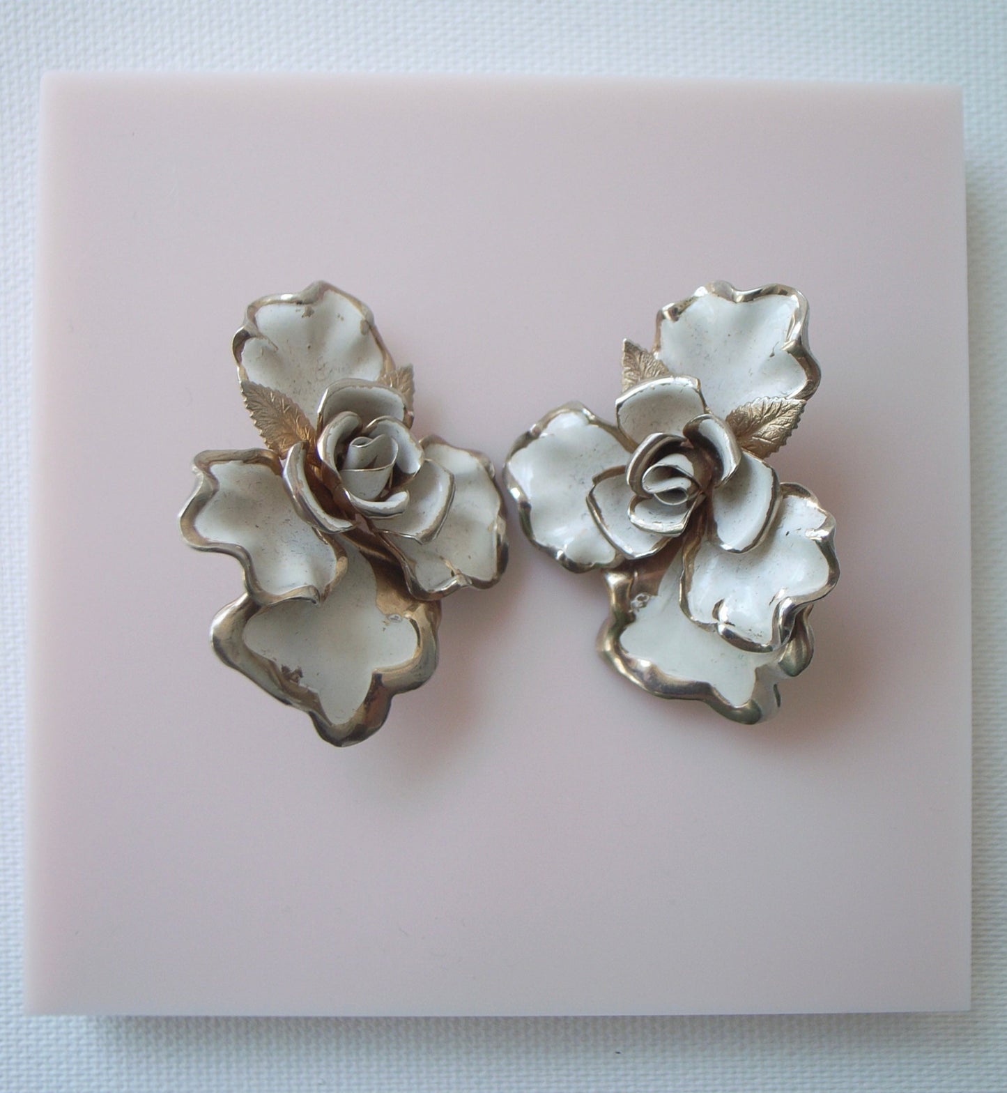 Lucy & Matilda.-Vintage white rose earrings