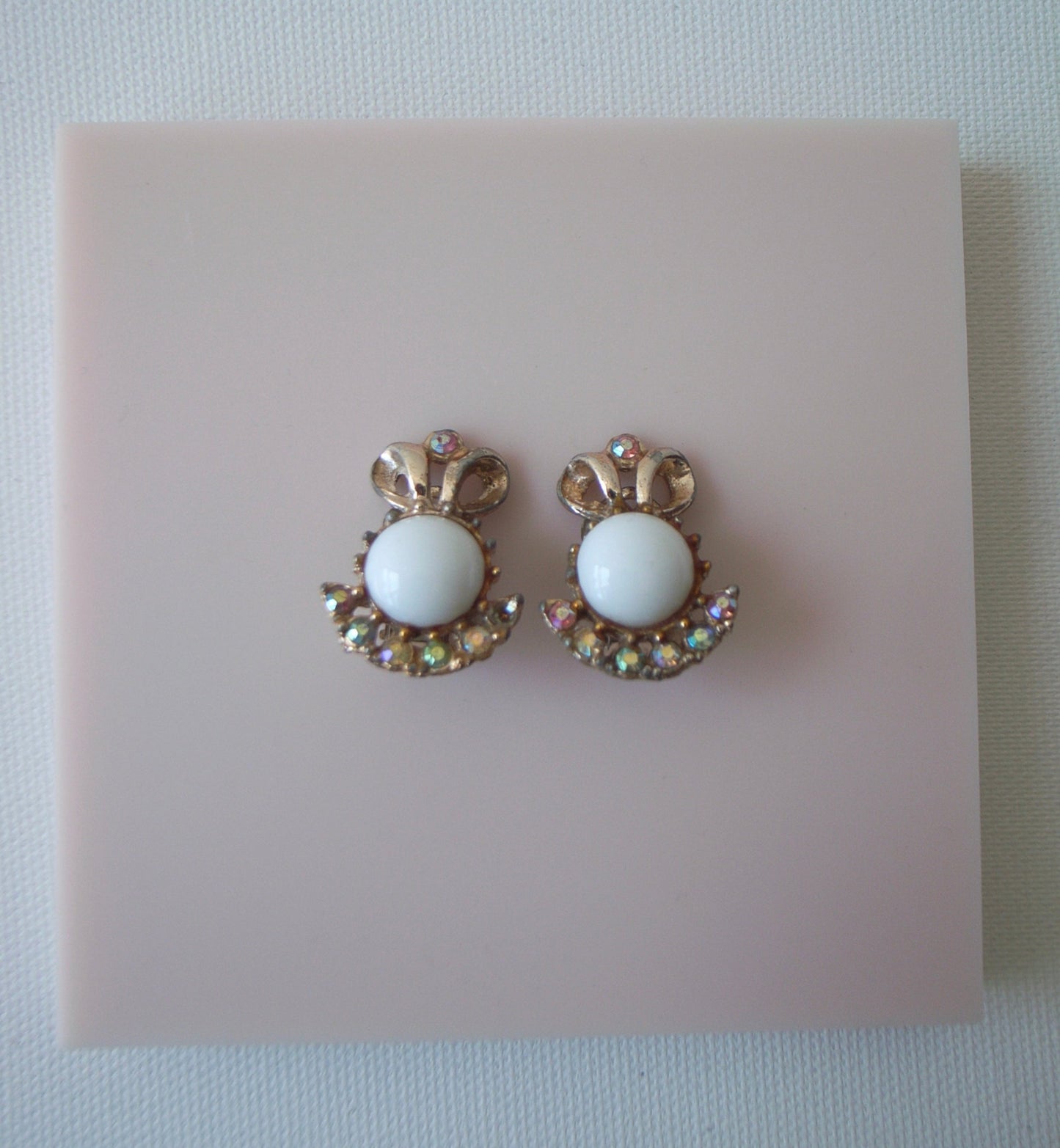 Lucy & Matilda.-Vintage milk cabochon colorful earrings