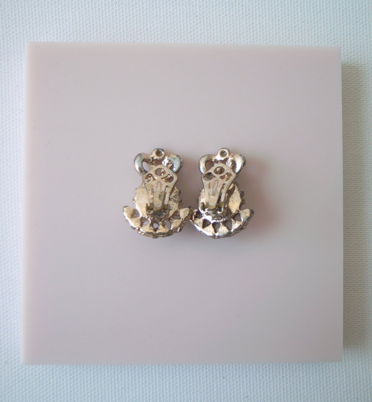 Lucy & Matilda.-Vintage milk cabochon colorful earrings