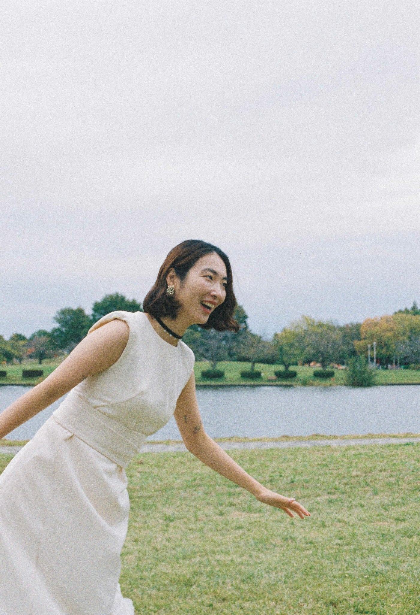 Layered Chic Apron Dress×Lace