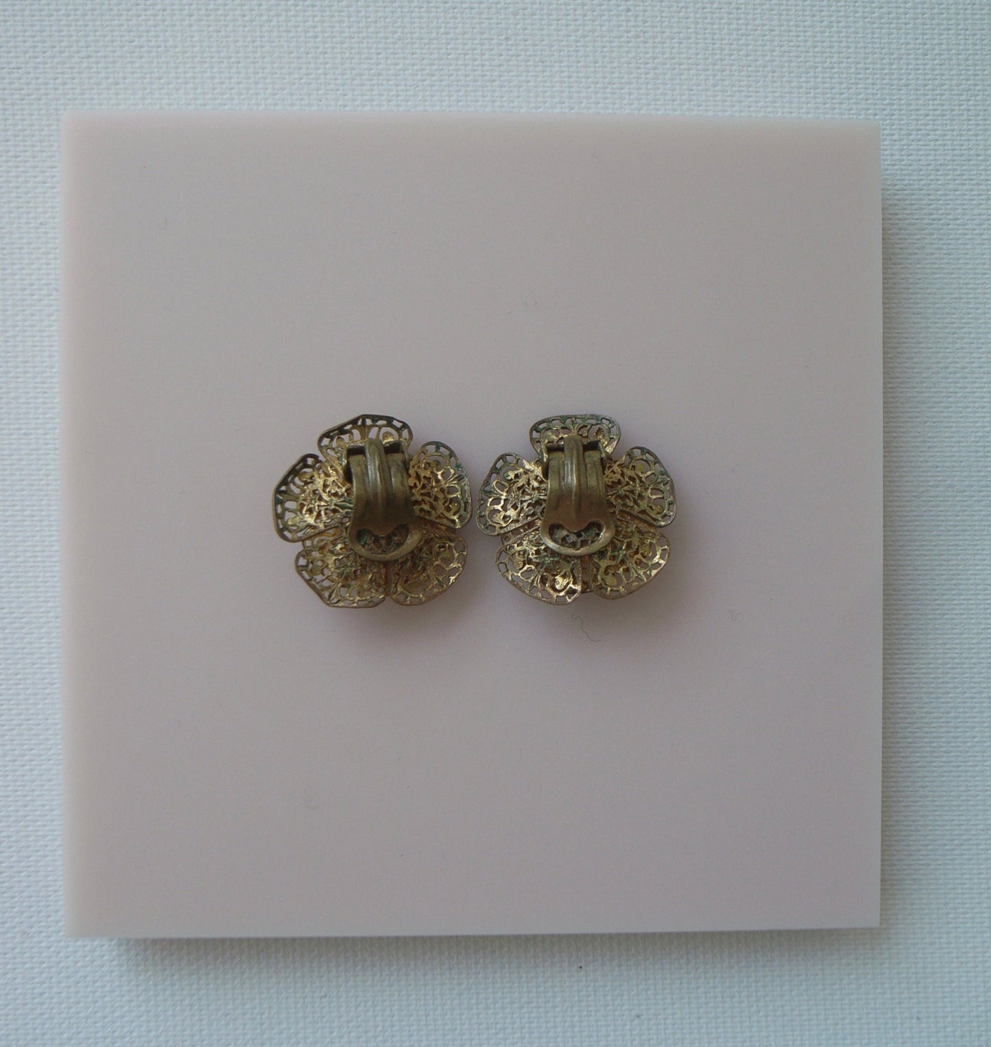 Lucy &amp; Matilda.-Vintage beautiful filigree flower earrings