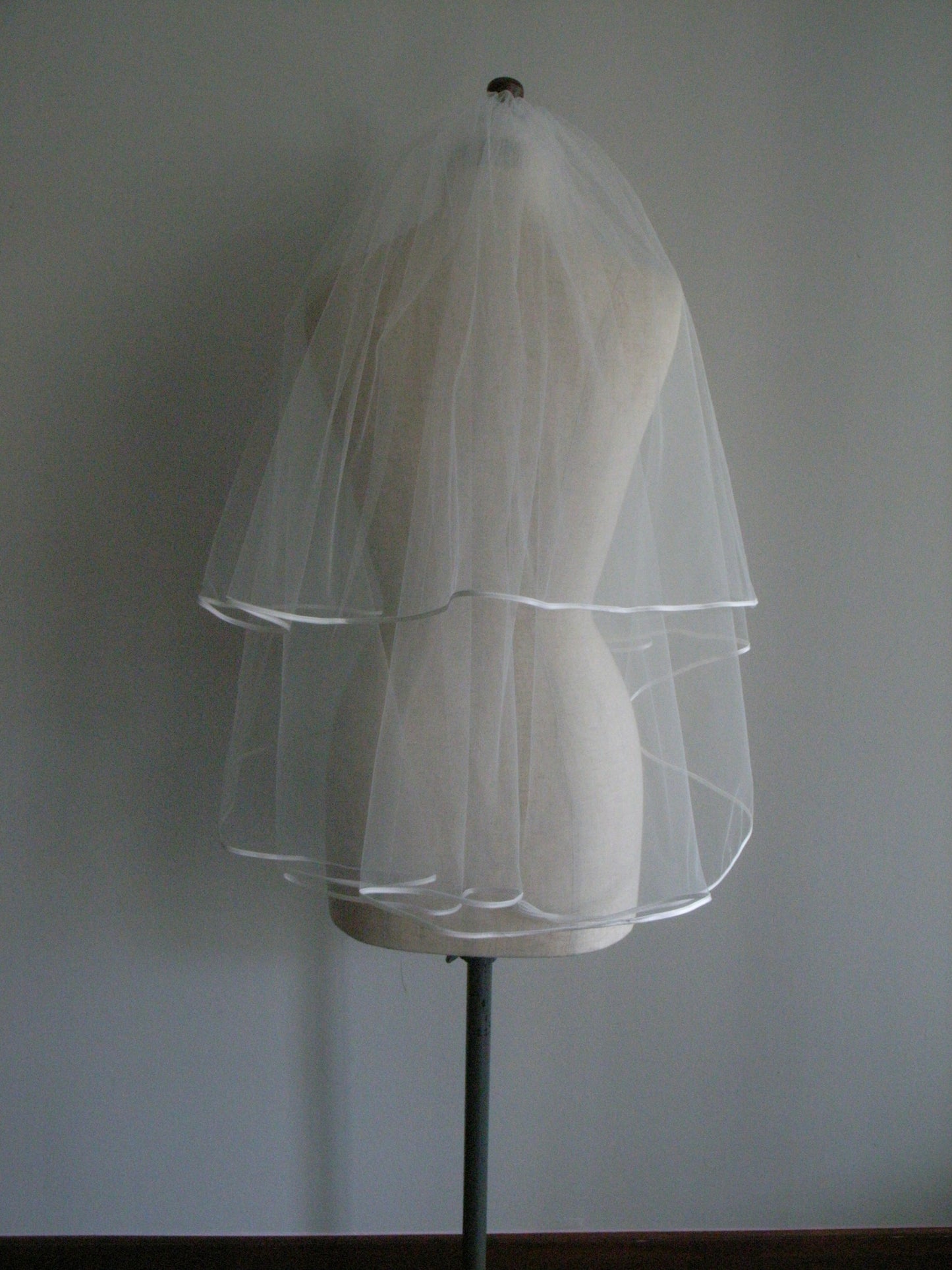 Satin Trim Short Veil