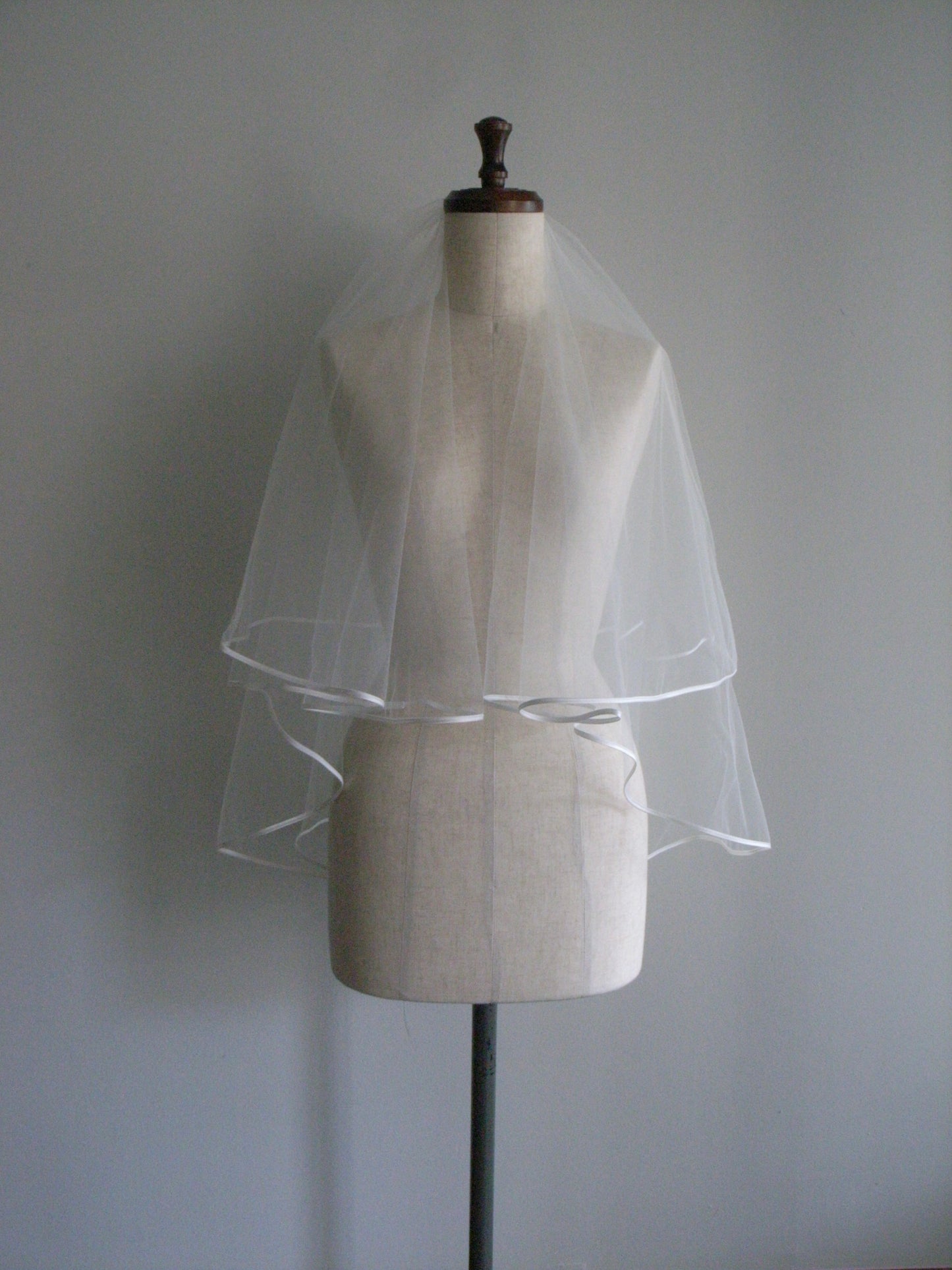 Satin Trim Short Veil