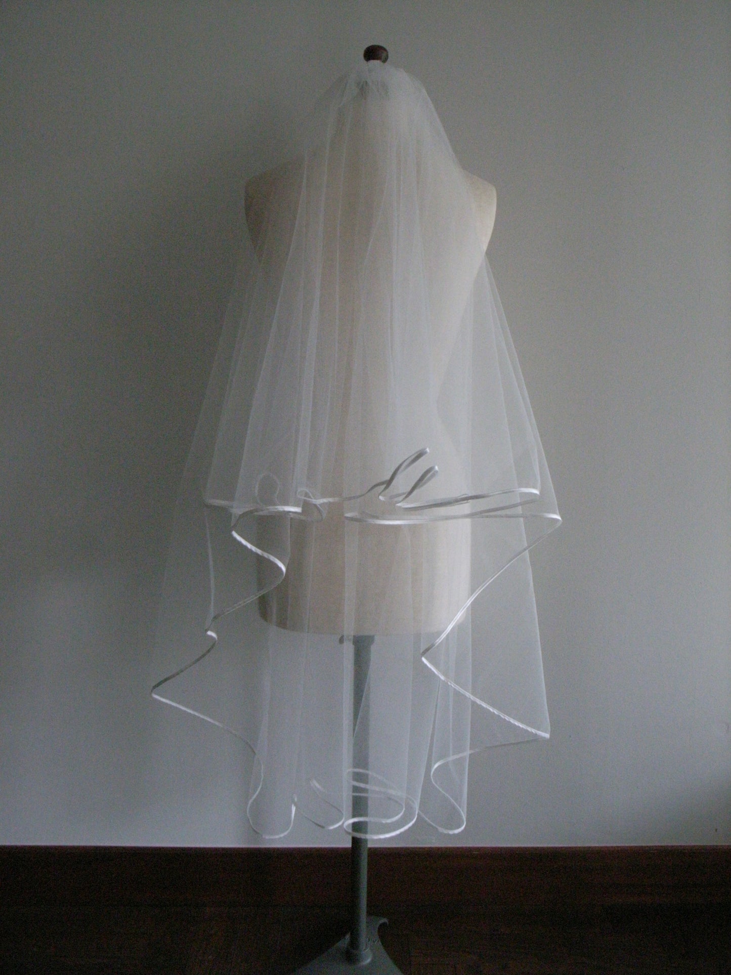 Satin Trim Middle Veil