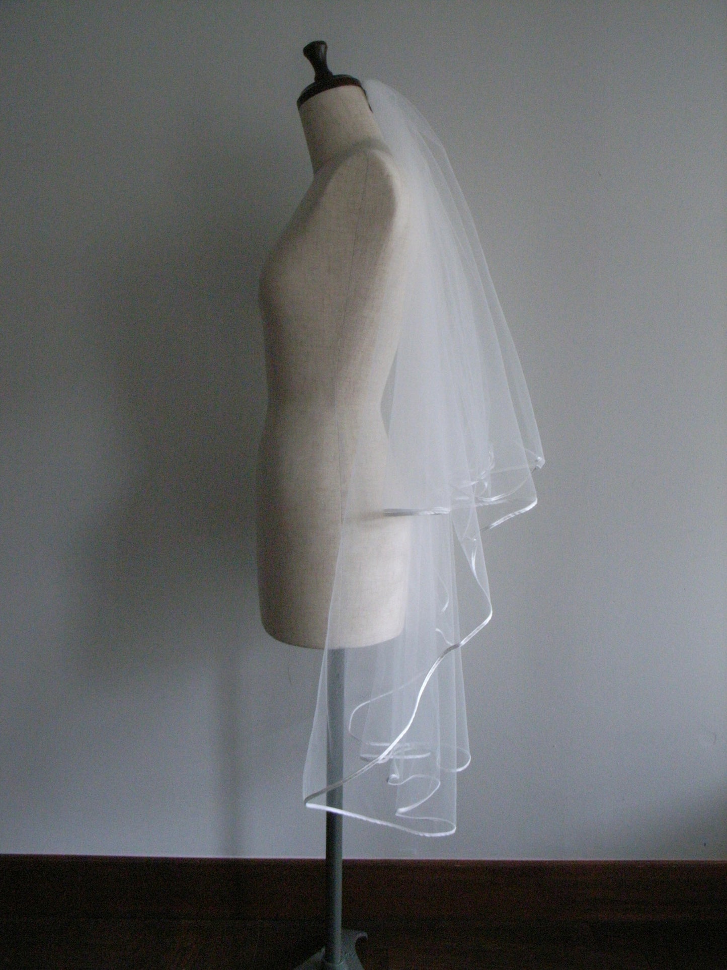 Satin Trim Middle Veil