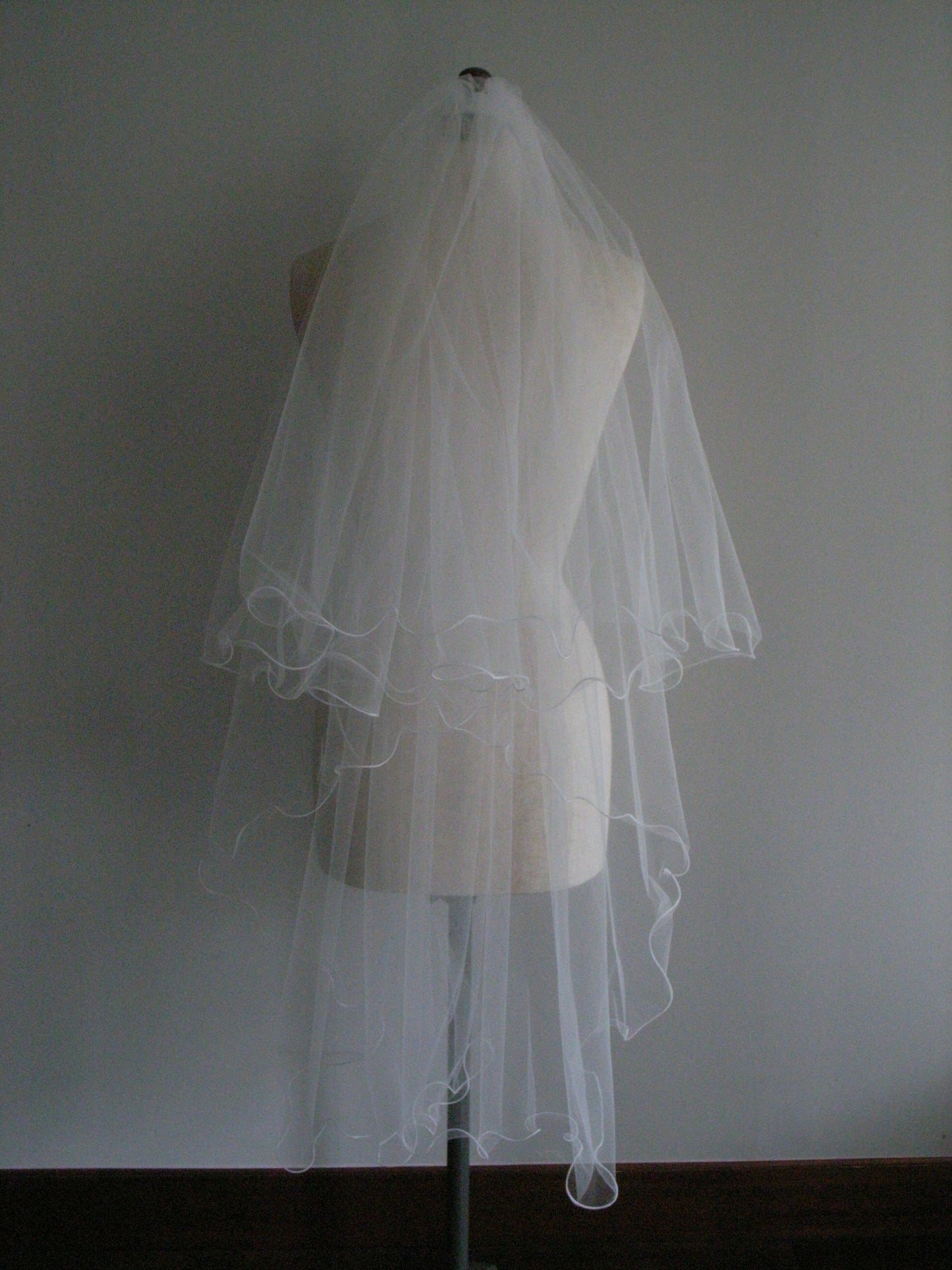 Rolled Edge Middle Veil