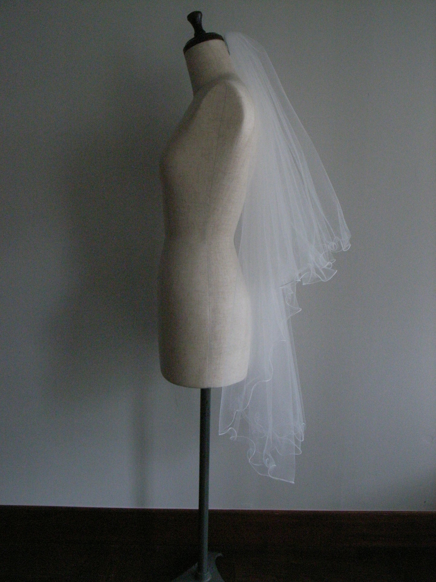Rolled Edge Middle Veil