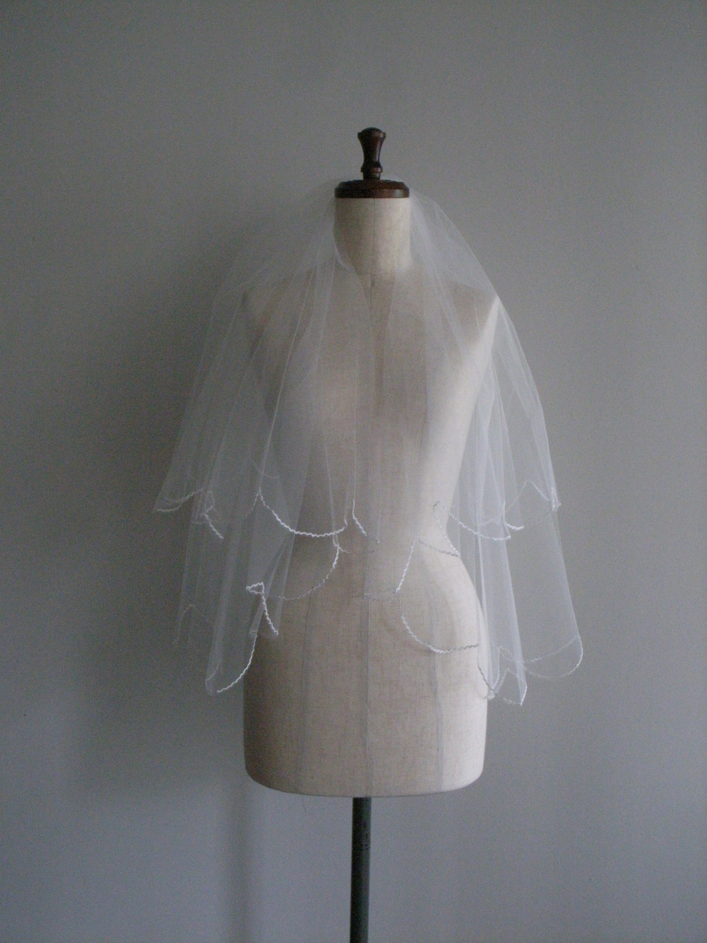 Wave Chain Stitch Short Veil
